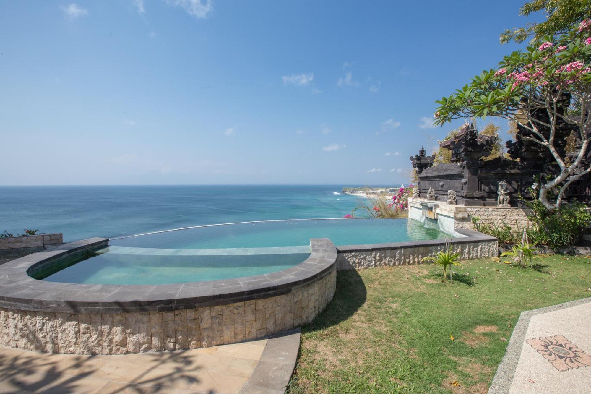 Отель Kembang Kuning Улувату Экстерьер фото